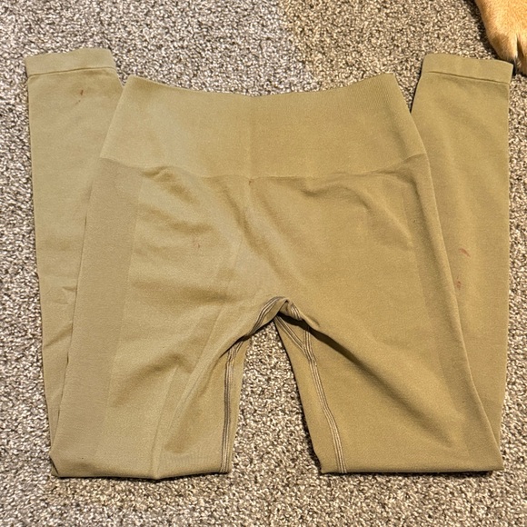 Alphalete Amplify - Not Gold High-Rise Leggings - Picture 4 of 6